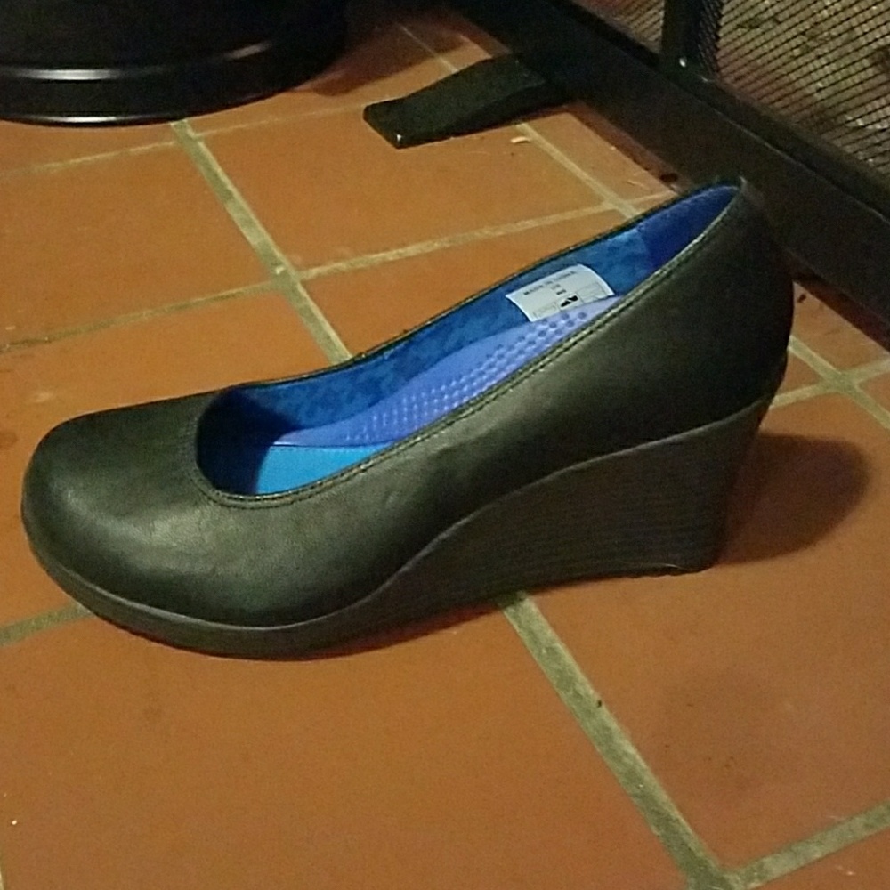CROCS Aleigh close toe wedge